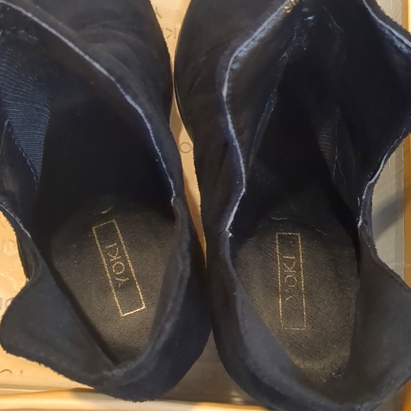 Yoki Peep Toe Slouchy Stacked Block Heel Booties - Picture 4 of 8